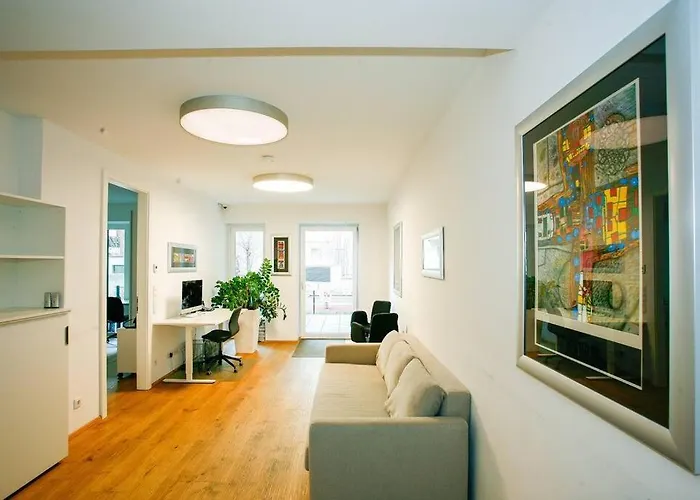On Karlsplatz Apartment *