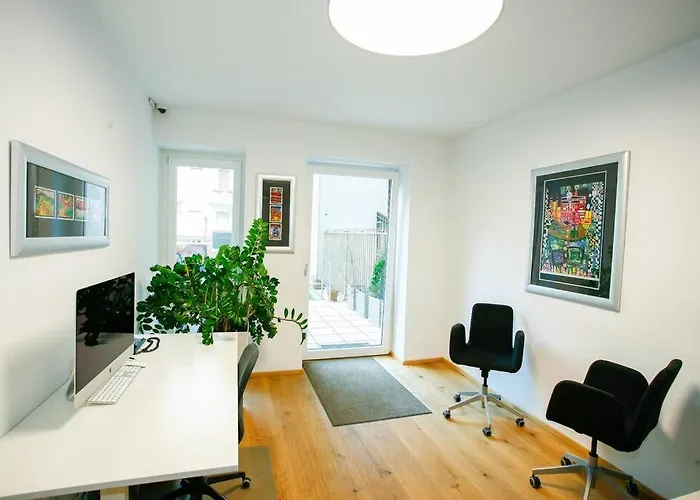On Karlsplatz Apartment *
